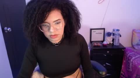 Nicole    GTM-5 1100 pm - 700 am online show from 01/19/25, 06:20