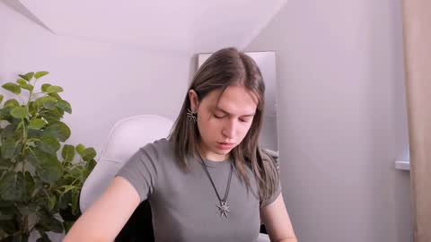 Veronica online show from 01/26/25, 05:45