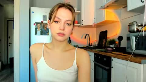 Veronica online show from 02/19/25, 10:45