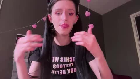 Snapshot of niky_long chatting on 05/22/26, 11:49 Niky online show from 05/22/26, 11:49