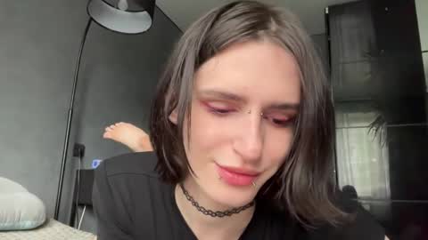 Snapshot of niky_long chatting on 05/29/26, 10:24 Niky online show from 05/29/26, 10:24
