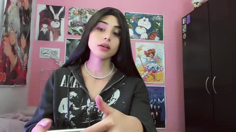 Snapshot of nikylaine chatting on 12/16/24, 12:06 Nikylaine online show from 12/16/24, 12:06