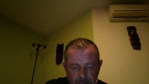 Snapshot of nikyo419 chatting on 11/17/25, 04:40 nikyo419 online show from 11/17/25, 04:40