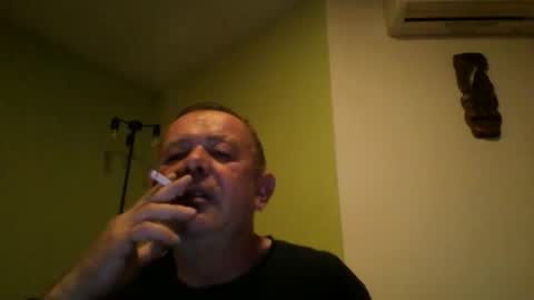 Snapshot of nikyo419 chatting on 12/17/25, 05:24 nikyo419 online show from 12/17/25, 05:24