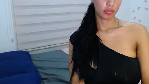 Snapshot of nila_kaia chatting on 11/06/25, 12:22 nila online show from 11/06/25, 12:22