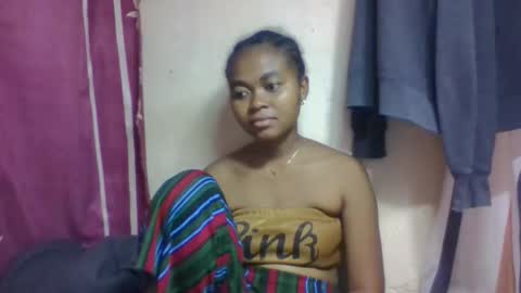 nilah online show from 11/30/25, 02:32