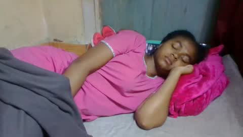 nilah online show from 04/26/26, 03:37