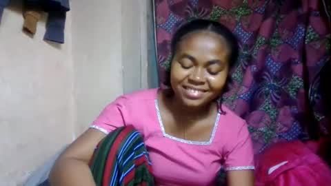 nilah online show from 05/25/26, 06:14