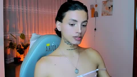 Snapshot of nilam217 chatting on 06/25/26, 12:43 Nilam online show from 06/25/26, 12:43