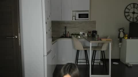 Bella online show from 10/21/25, 08:26