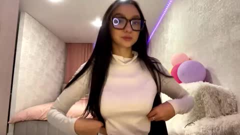 Margot online show from 11/21/25, 05:22