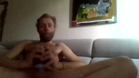 nilsberlin99 online show from 10/28/25, 07:45