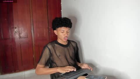 Snapshot of nilx_moon09 chatting on 02/06/25, 02:22 Nilx Jhon and Addam online show from 02/06/25, 02:22