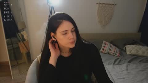 Jennet online show from 11/18/25, 06:12