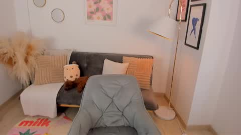 NINA online show from 02/19/25, 09:36