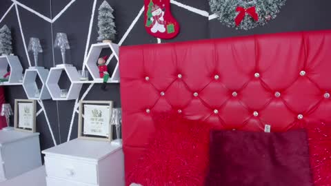 Nina online show from 12/30/24, 09:59