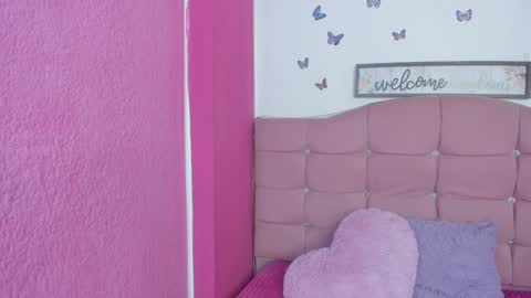 Nina online show from 01/10/25, 12:27