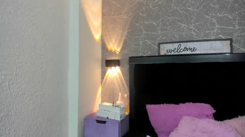 Nina online show from 01/30/25, 11:44