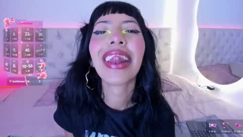 Nina Fox  online show from 11/09/25, 12:36