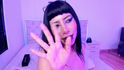 Nina Fox  online show from 05/16/26, 12:18