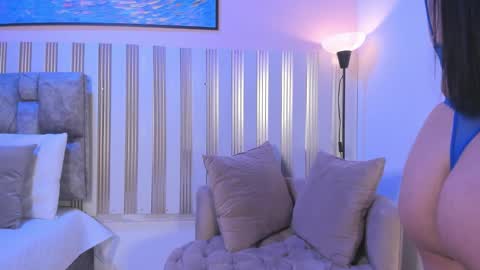 Snapshot of nina_glow_ chatting on 02/12/26, 11:27 nina_glow_ online show from 02/12/26, 11:27