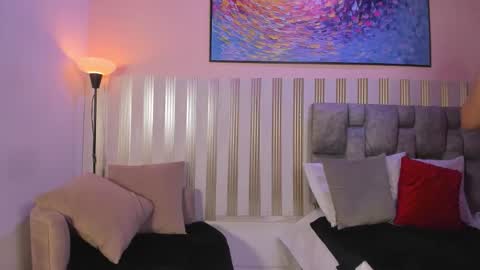 Snapshot of nina_glow_ chatting on 02/25/26, 11:42 nina_glow_ online show from 02/25/26, 11:42