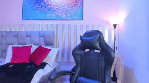 Snapshot of nina_glow_ chatting on 02/28/26, 11:44 nina_glow_ online show from 02/28/26, 11:44