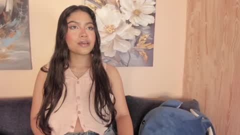 nina_kmay online show from 04/05/26, 10:56