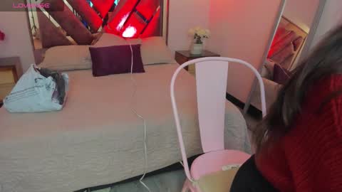 Snapshot of nina_myers chatting on 12/23/25, 02:42 Nina myers online show from 12/23/25, 02:42