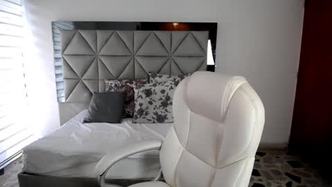  Nina  online show from 01/23/25, 08:45