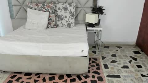  Nina  online show from 09/27/25, 08:25