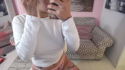 Nina online show from 09/12/25, 12:16