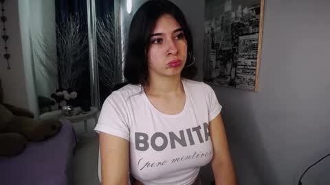 Nina online show from 11/12/25, 12:27