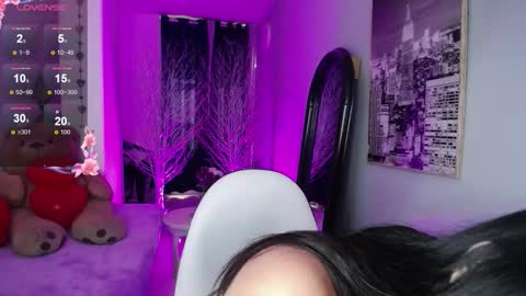 Snapshot of nina_smalls chatting on 03/17/26, 12:30 Nina online show from 03/17/26, 12:30
