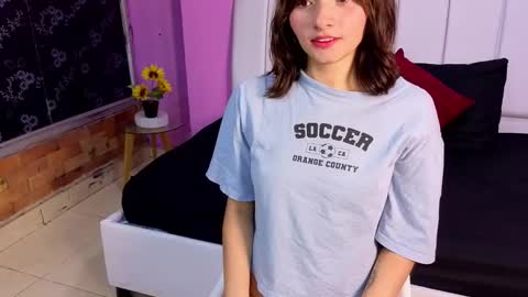 Snapshot of nina_sweetdoll chatting on 11/06/25, 08:43 Nina online show from 11/06/25, 08:43