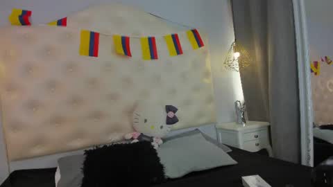Nina  online show from 07/04/26, 01:17