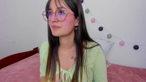 Nina online show from 03/19/26, 06:23