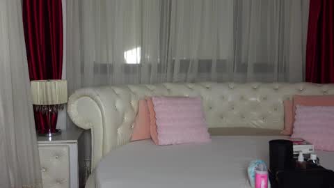 NinaCrystal online show from 02/14/25, 06:12