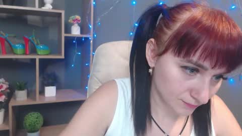 Snapshot of ninaflawlees chatting on 11/13/25, 01:32 ninaflawlees online show from 11/13/25, 01:32