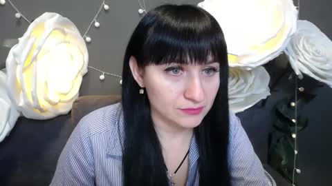 Snapshot of ninaflawlees chatting on 11/19/25, 12:49 ninaflawlees online show from 11/19/25, 12:49