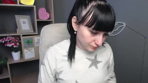 ninaflawlees online show from 05/02/26, 06:40