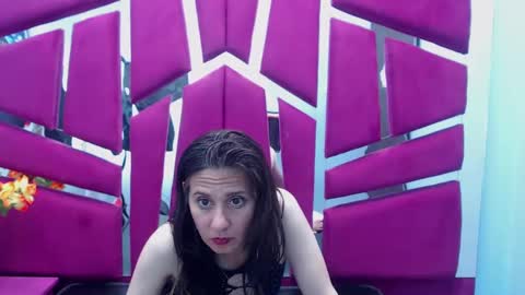 Nina online show from 03/07/25, 11:07