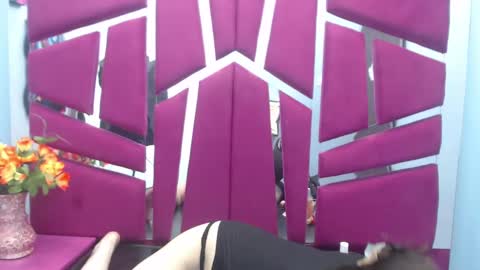 Nina online show from 03/11/25, 02:54