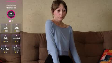 Snapshot of ninanovalicious chatting on 10/28/25, 08:29 NinaNovalicious online show from 10/28/25, 08:29