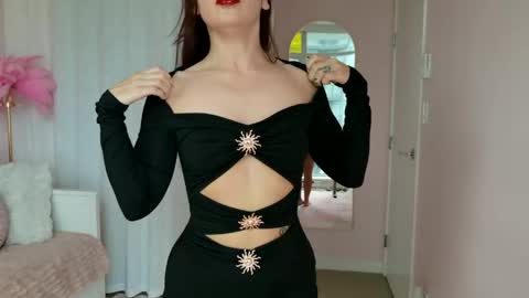 NinaOneil online show from 06/06/26, 07:40