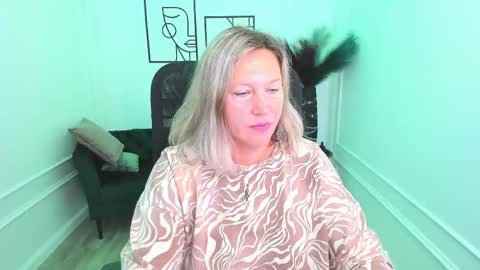 Snapshot of ninastarle chatting on 09/12/25, 04:34 ninastarle online show from 09/12/25, 04:34