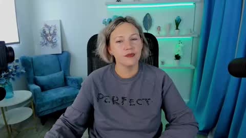 Snapshot of ninastarle chatting on 09/27/25, 04:50 ninastarle online show from 09/27/25, 04:50