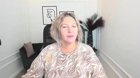 Snapshot of ninastarle chatting on 09/28/25, 04:29 ninastarle online show from 09/28/25, 04:29