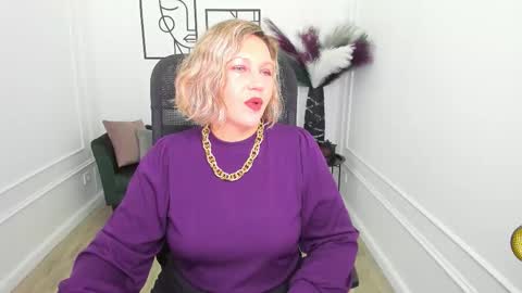 Snapshot of ninastarle chatting on 11/05/25, 04:45 ninastarle online show from 11/05/25, 04:45