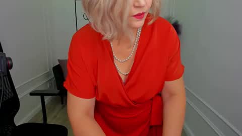 Snapshot of ninastarle chatting on 11/07/25, 05:29 ninastarle online show from 11/07/25, 05:29